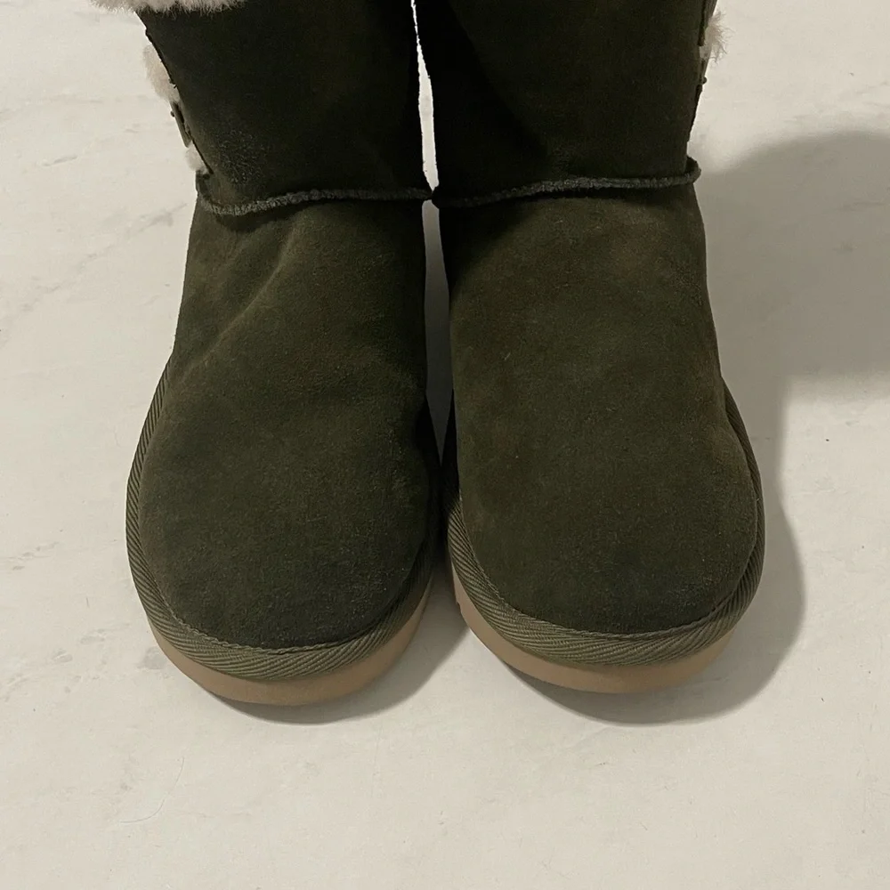 Koolaburra UGG Olive Green Solana Short Leather‎ Sheepskin Boots Size 7